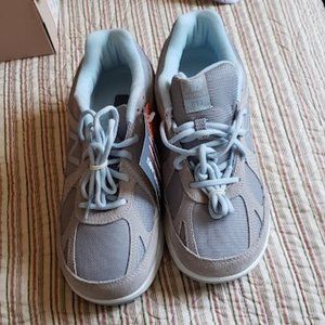 SALE...NWT New Balance Walking Shoes🩵💜
